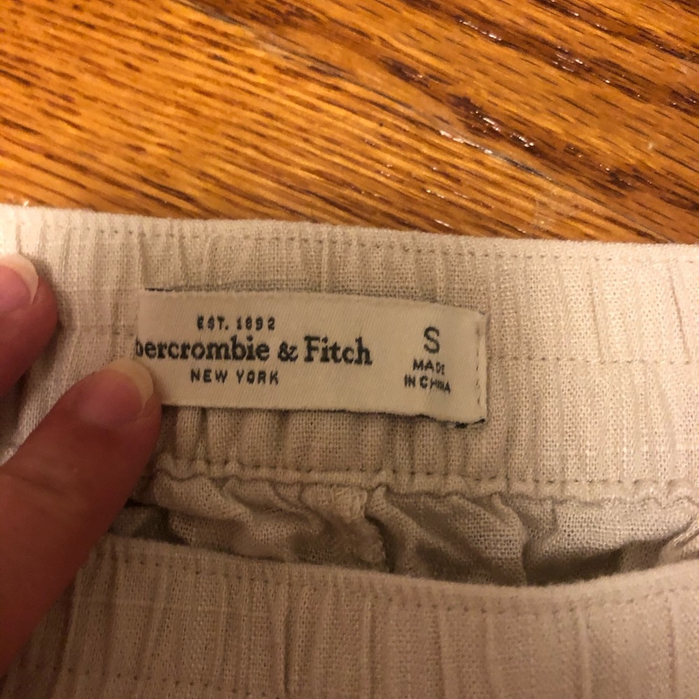 Abercrombie & Fitch Line Nude Shorts